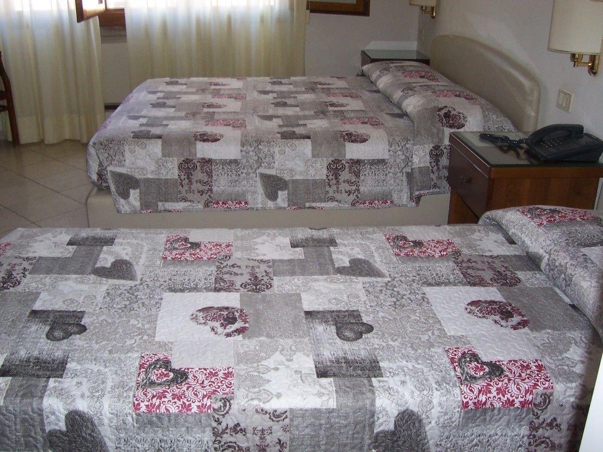 Hotel Caldin'S Чоджия Екстериор снимка