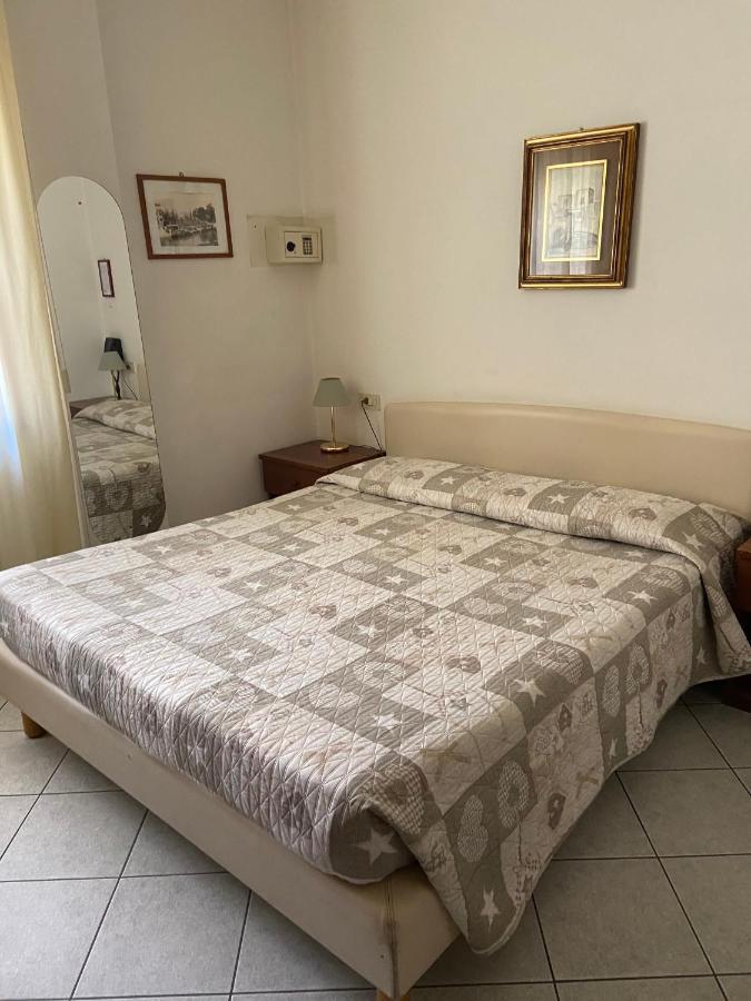 Hotel Caldin'S Чоджия Екстериор снимка