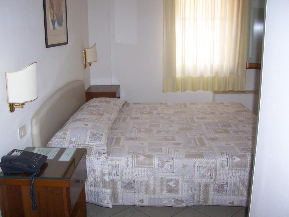 Hotel Caldin'S Чоджия Екстериор снимка